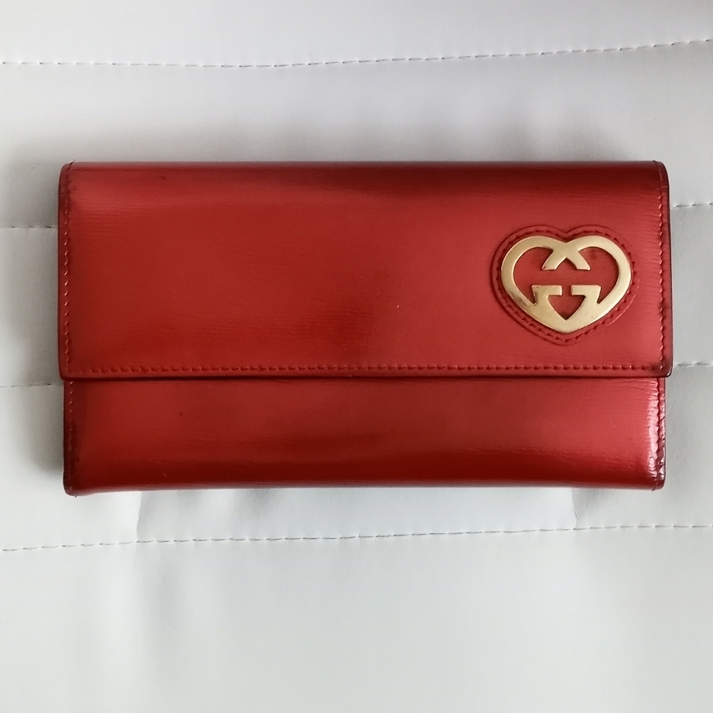 EUC GUCCI  INERLOCKING HEART GG LOGO RED LEATHER LARGE BI-FOLD WALLET